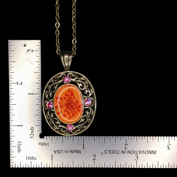 Vintage Oval Flower Pendant with Chain Necklace - Picture 8 of 8